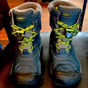 Keen little boy boots. In pretty good condition